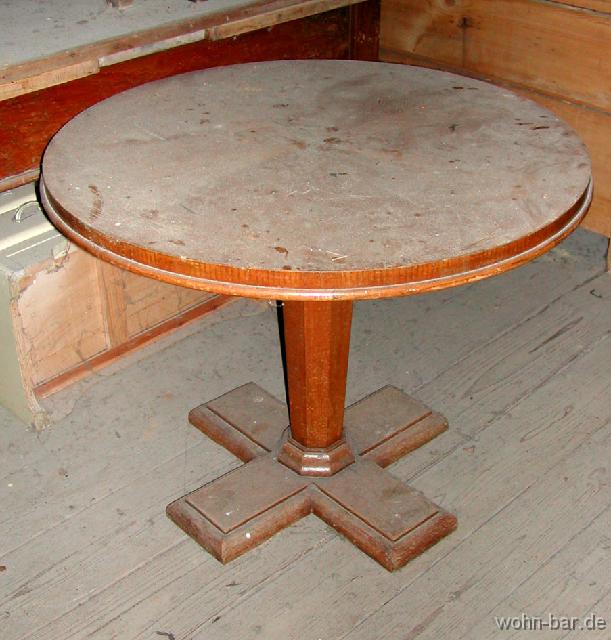 runder-tisch t08 art deco, ca. 1920, eiche,<br> durchmesser 80cm, h 62cm,<br> unrest. 60,- euro